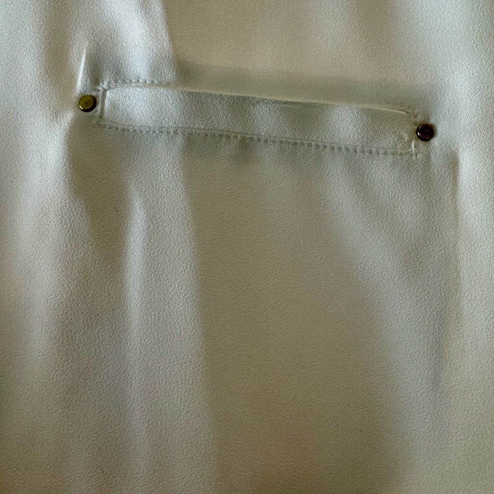Chicos tie bottom , tab sleeve blouse. Washable. Size 2 - Picture 3 of 8